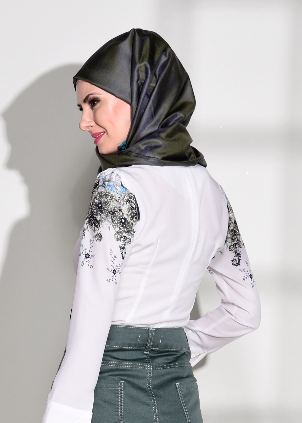 Hijab clothing CREAM FLOWER DETAIL BLOUSE 1506 