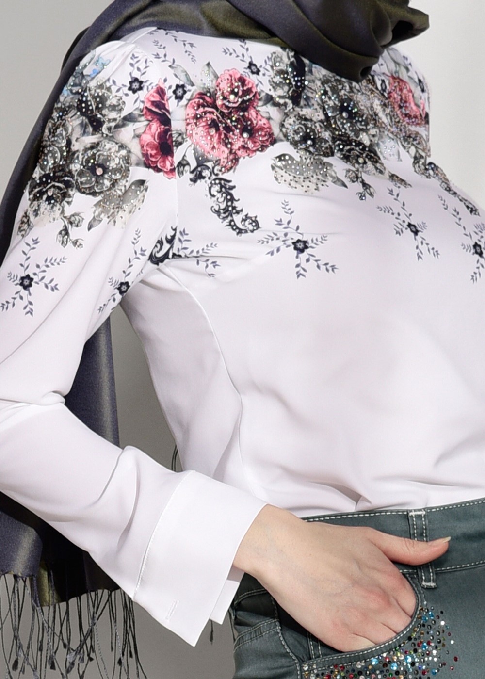 Hijab clothing CREAM FLOWER DETAIL BLOUSE 1506 