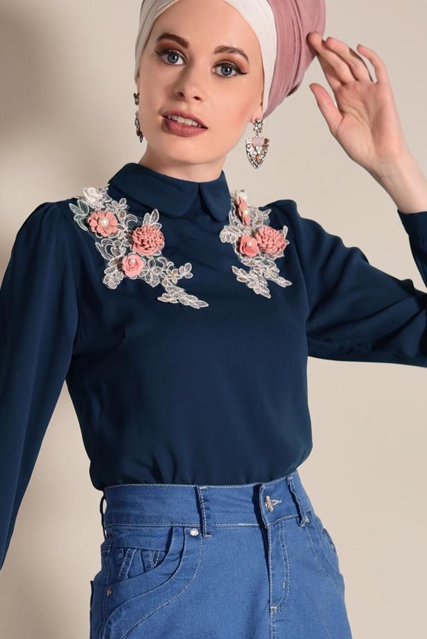 Tesettür giyim  ÜÇ BOYUTLU ÇİÇEK DETAYLI BLUZ 3808 - TRENDTESETTÜR