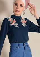 Tesettür giyim MAVİ ÜÇ BOYUTLU ÇİÇEK DETAYLI BLUZ 3808