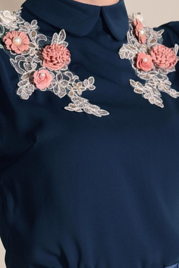 Tesettür giyim  ÜÇ BOYUTLU ÇİÇEK DETAYLI BLUZ 3808 - TRENDTESETTÜR