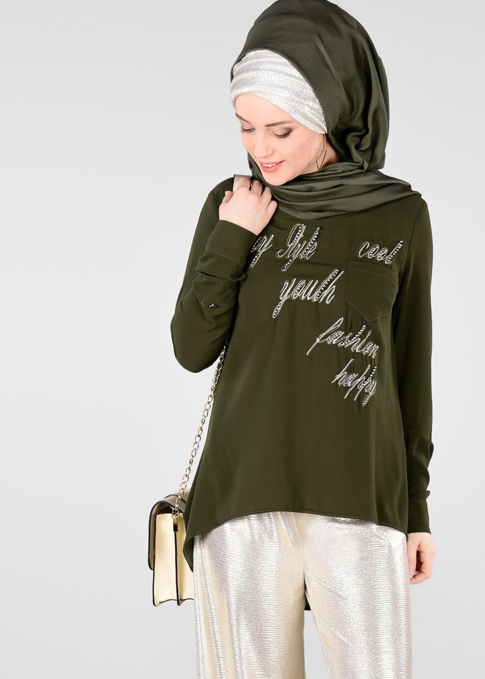 Tesettür giyim HAKİ YAZI DETAYLI BİSİKLET YAKA BLUZ 4106 