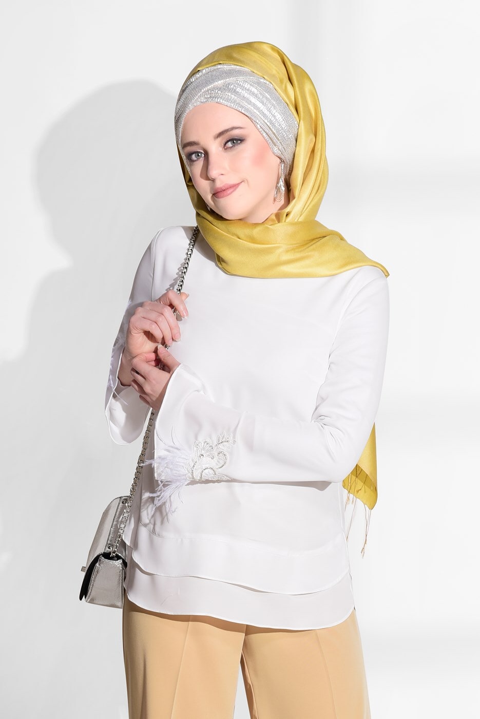 Tesettür giyim KREM NAKIŞ DETAYLI BLUZ 4417 