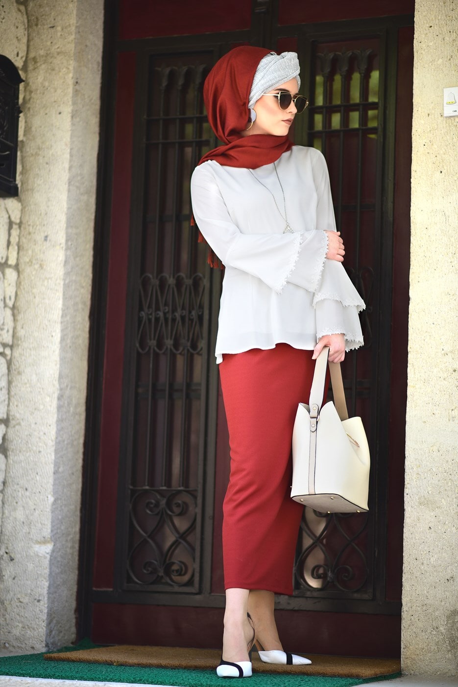 Tesettür giyim KREM KOLLARI VOLANLI GÜPÜR DETAYLI BLUZ 4420 