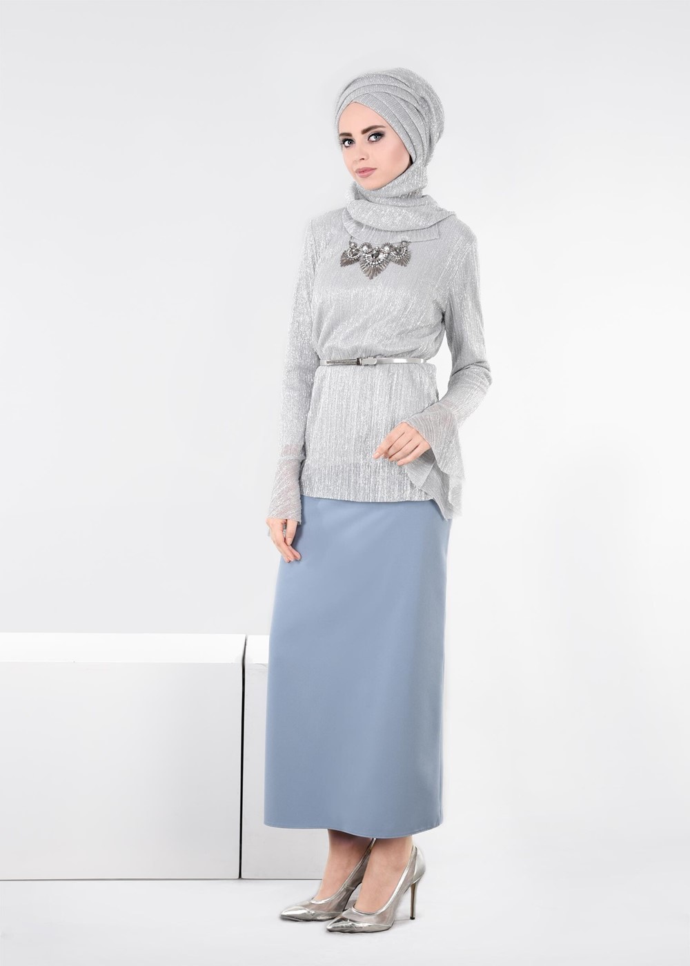 Tesettür giyim GÜMÜŞ KOLLARI VOLANLI SİMLİ BLUZ 4526