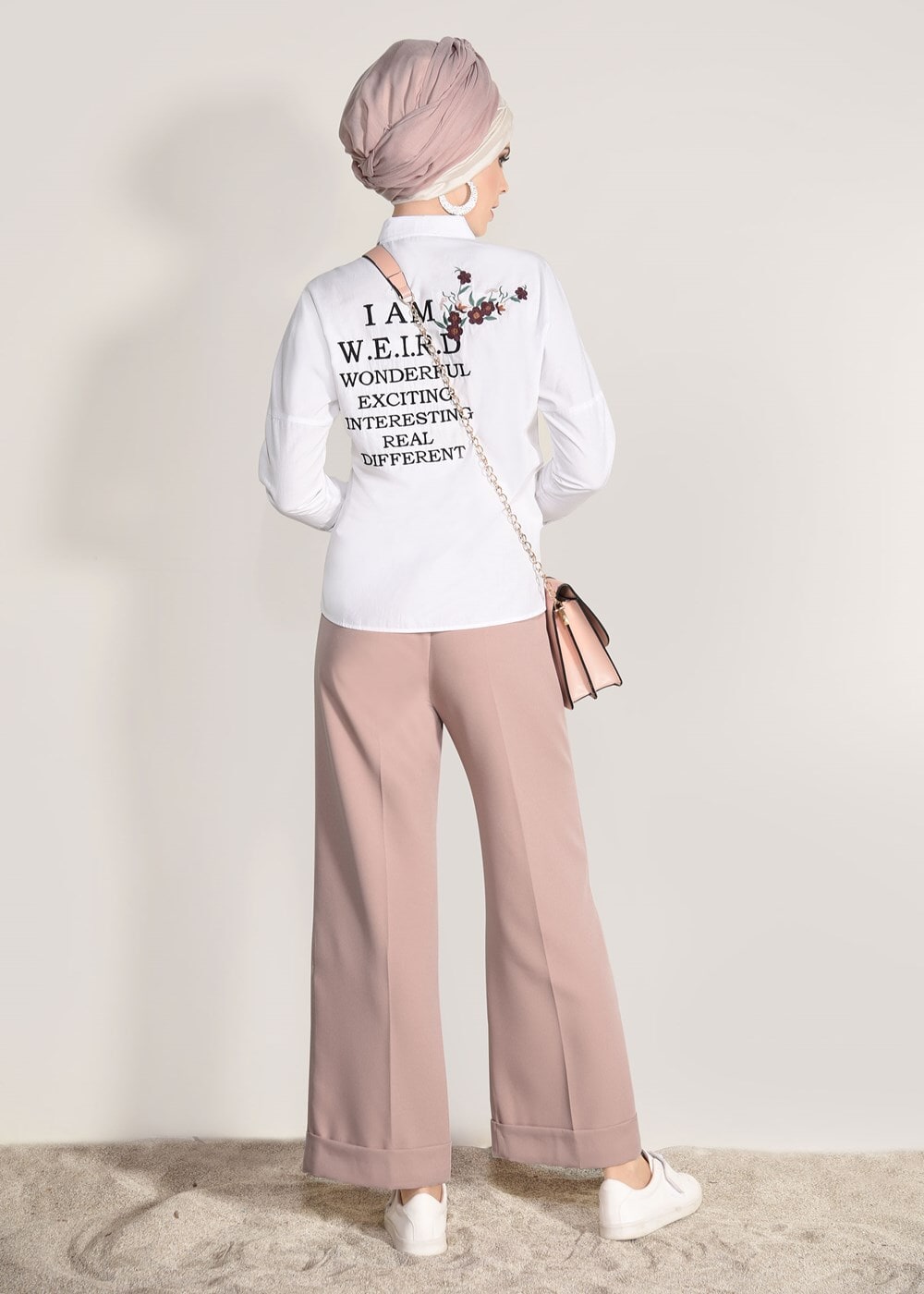 Hijab clothing WHITE EMBROIDERY DETAIL BLOUSE 4775 