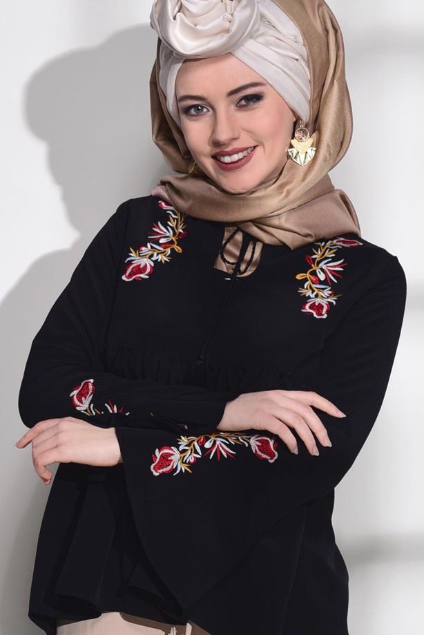 Tesettür giyim  KOLLARI VOLANLI NAKIŞ DETAYLI BLUZ 5505  - TRENDTESETTÜR