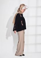 Tesettür giyim SİYAH KOLLARI VOLANLI NAKIŞ DETAYLI BLUZ 5505 