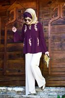 Tesettür giyim MOR KOLLARI VOLANLI NAKIŞ DETAYLI BLUZ 5505 