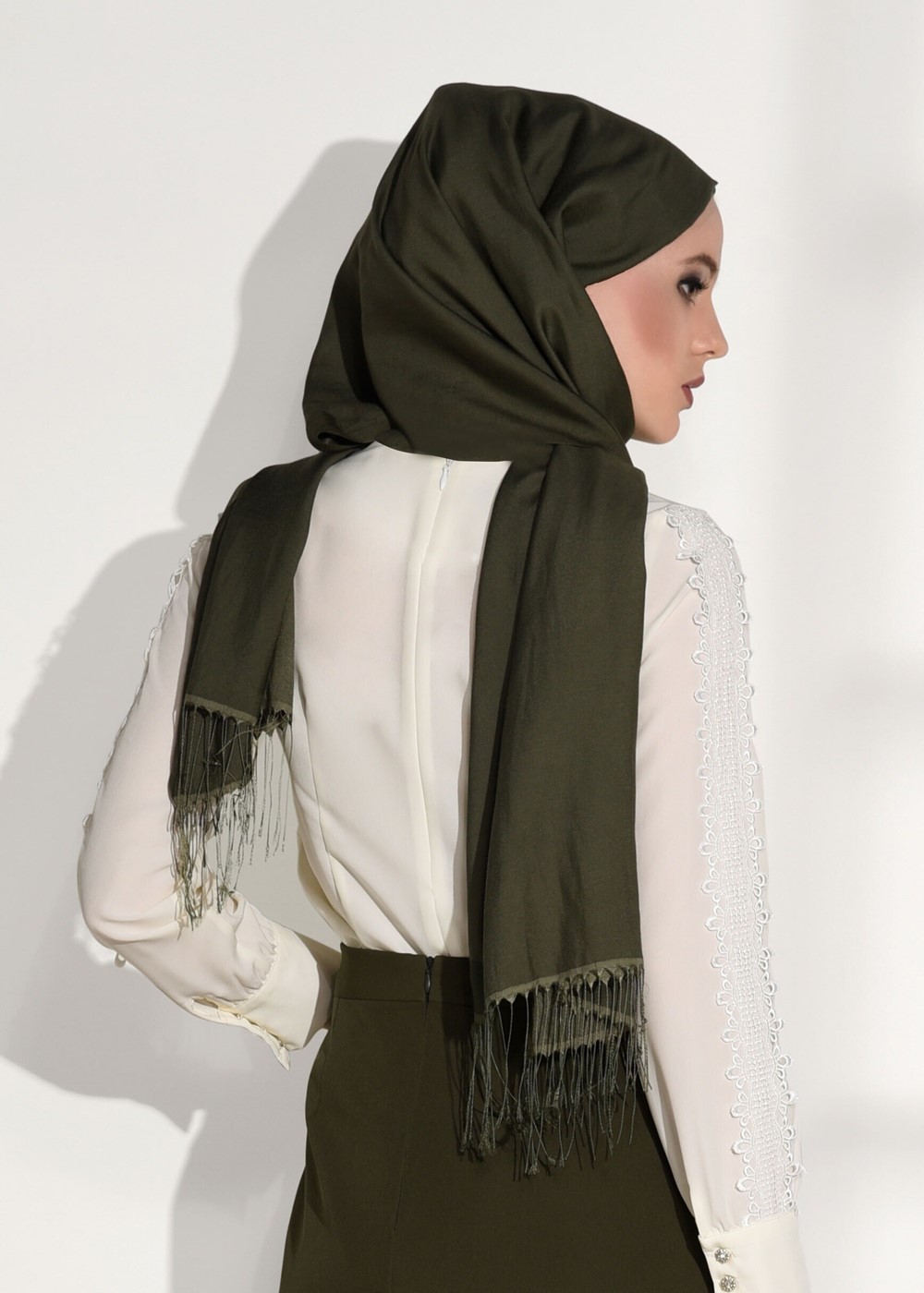 Tesettür giyim KREM KOL KISMI GÜPÜR DETAYLI BLUZ 6107