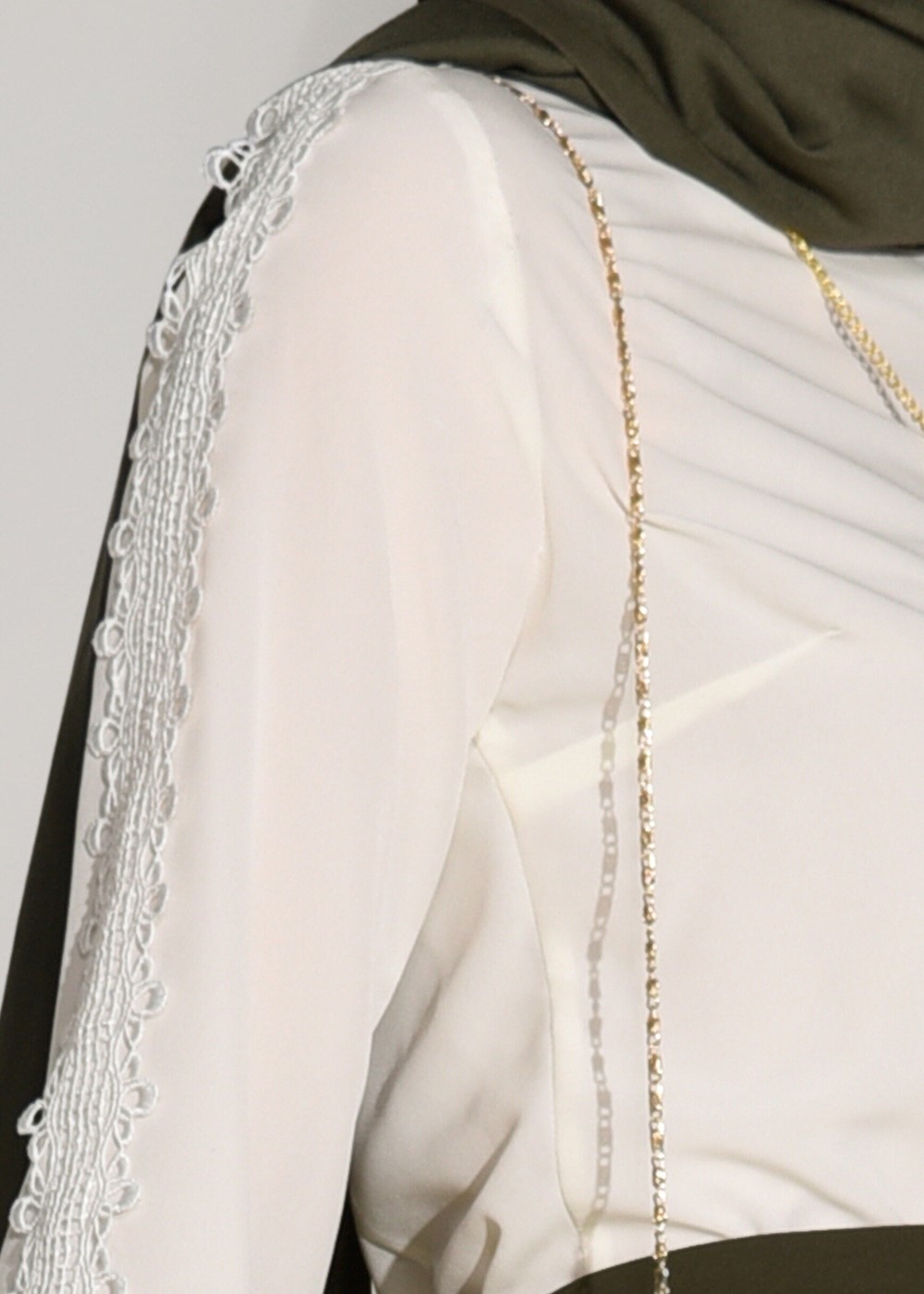 Tesettür giyim KREM KOL KISMI GÜPÜR DETAYLI BLUZ 6107