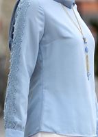 Tesettür giyim MAVİ KOL KISMI GÜPÜR DETAYLI BLUZ 6107 