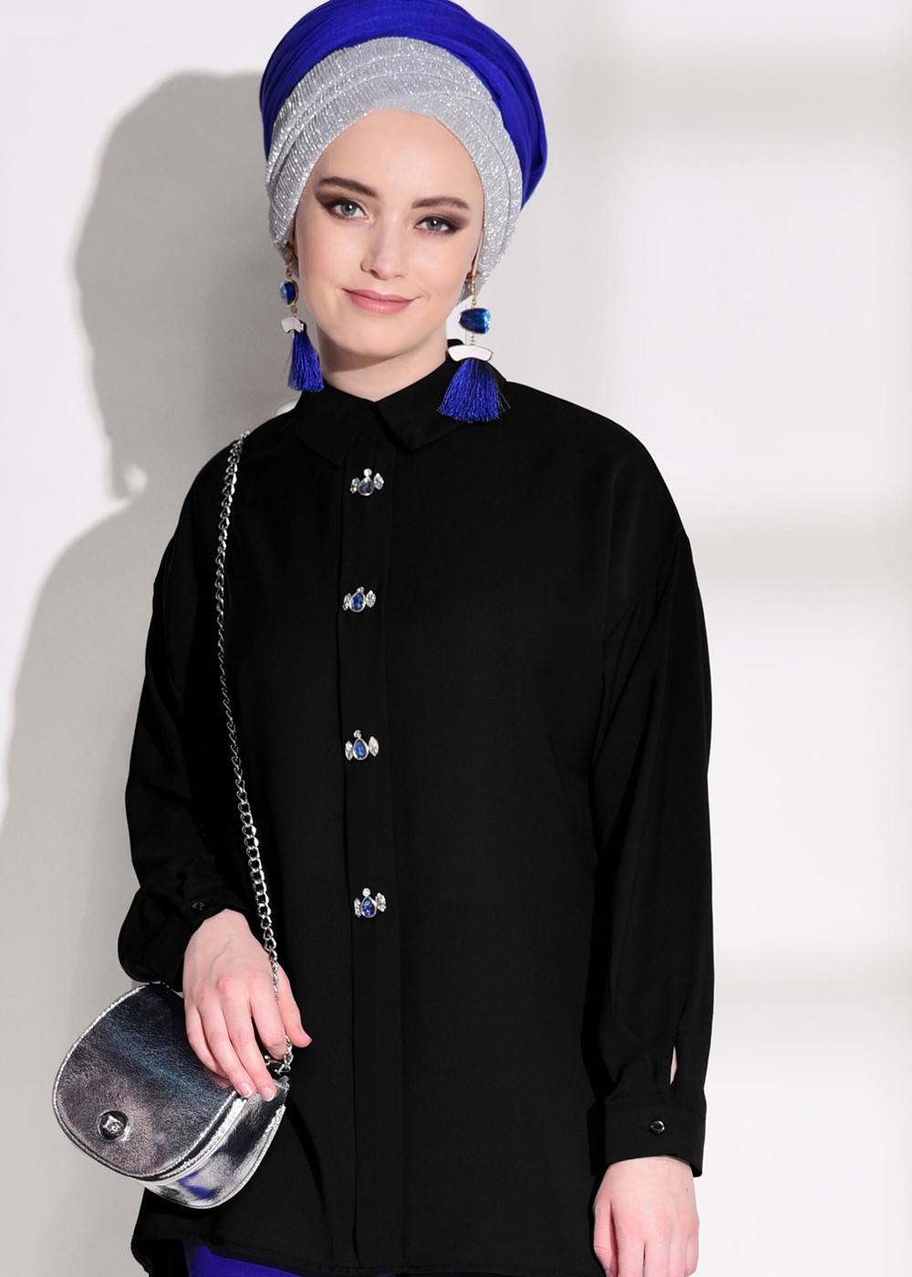 Tesettür giyim SİYAH T 6375 Asmiray- İşleme Detaylı Salaş Bluz