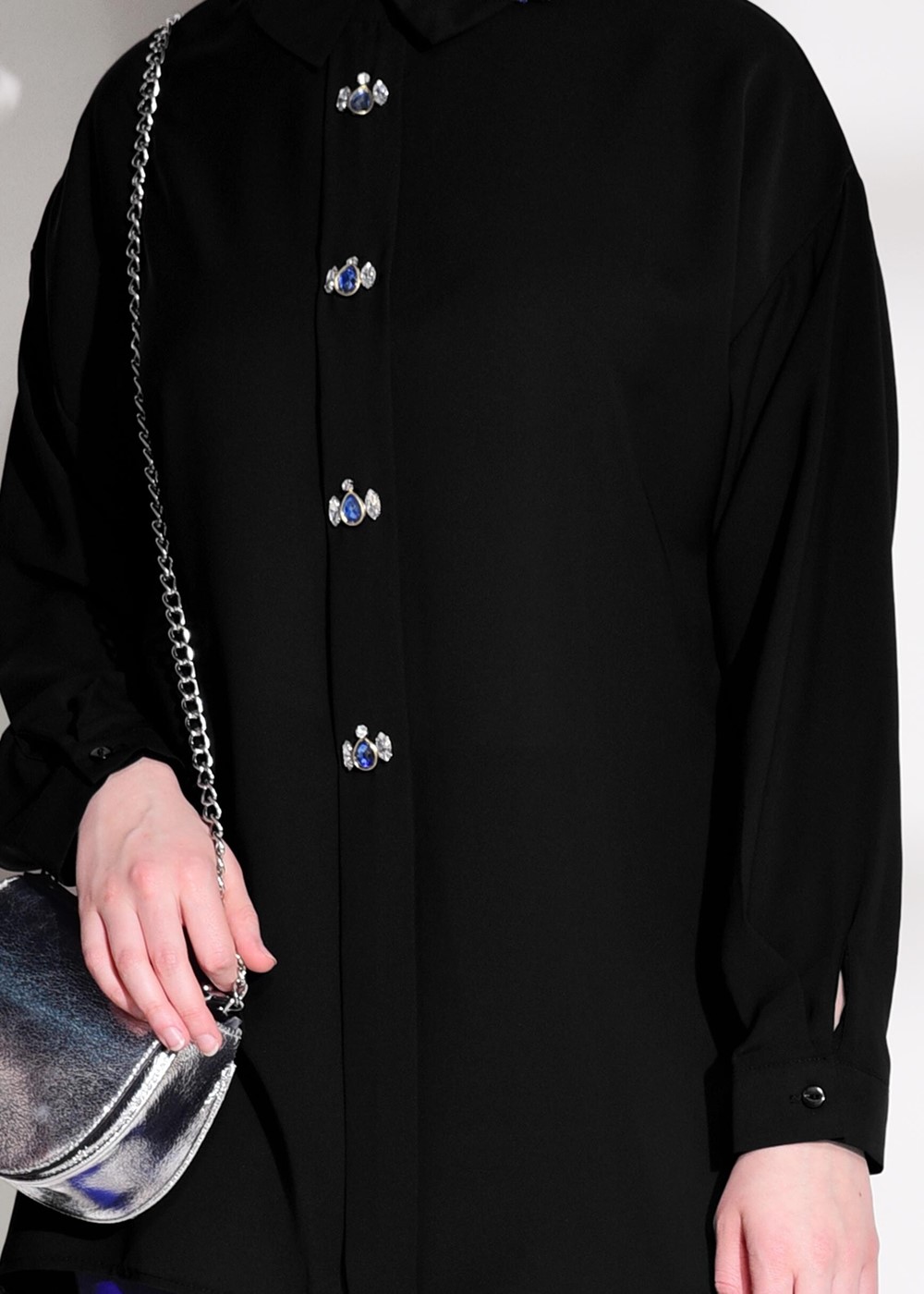 Tesettür giyim SİYAH T 6375 Asmiray- İşleme Detaylı Salaş Bluz