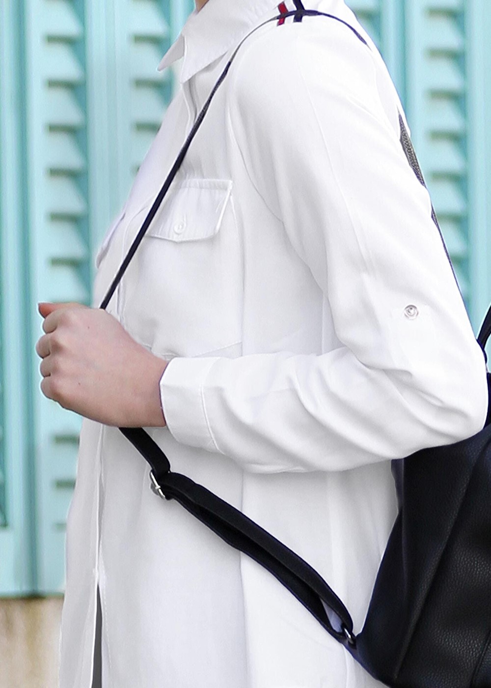 Tesettür giyim EKRU CEPLİ ŞERİT DETAYLI BLUZ 6524