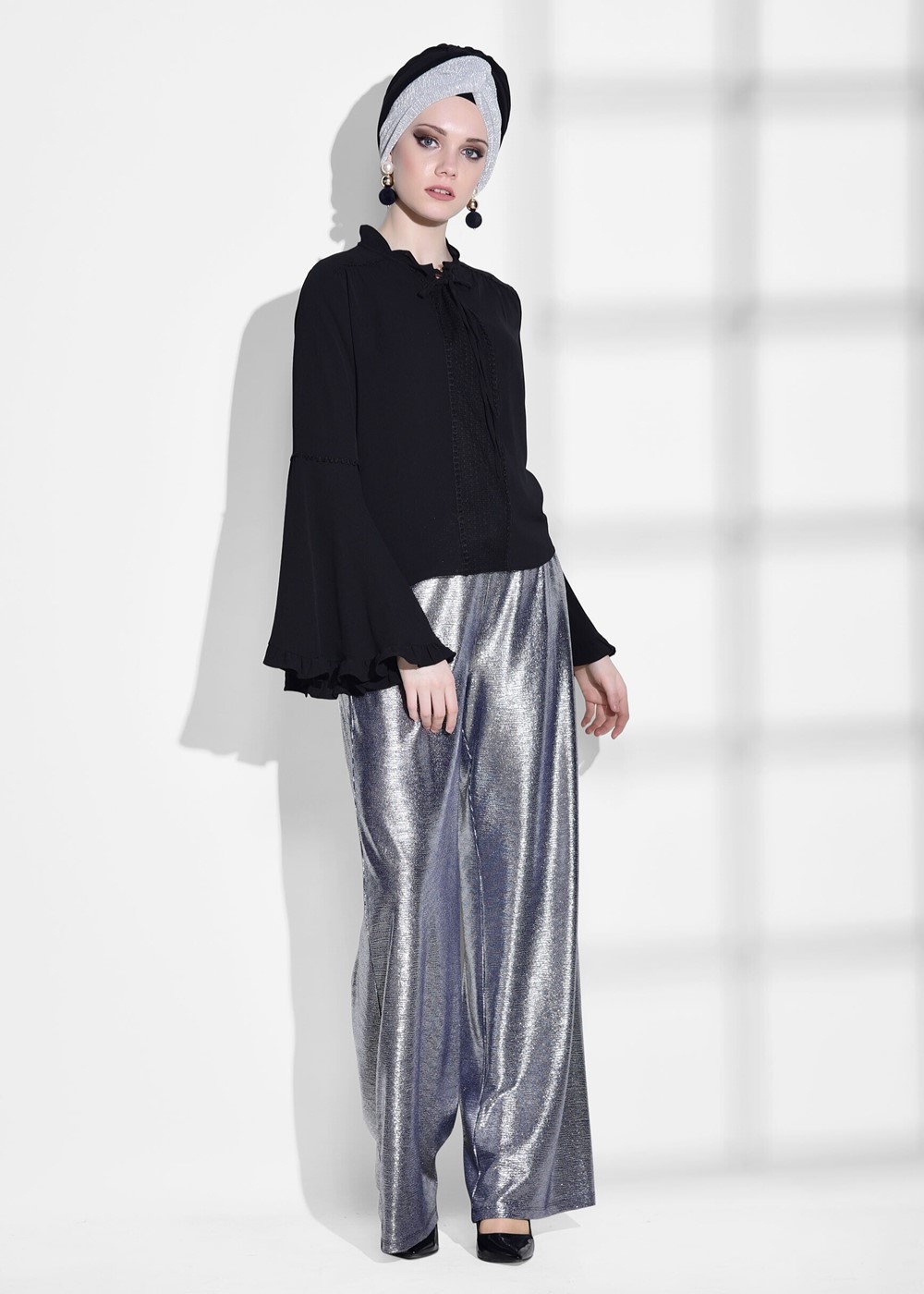 Tesettür giyim SİYAH KOLLARI VOLANLI BLUZ 7142