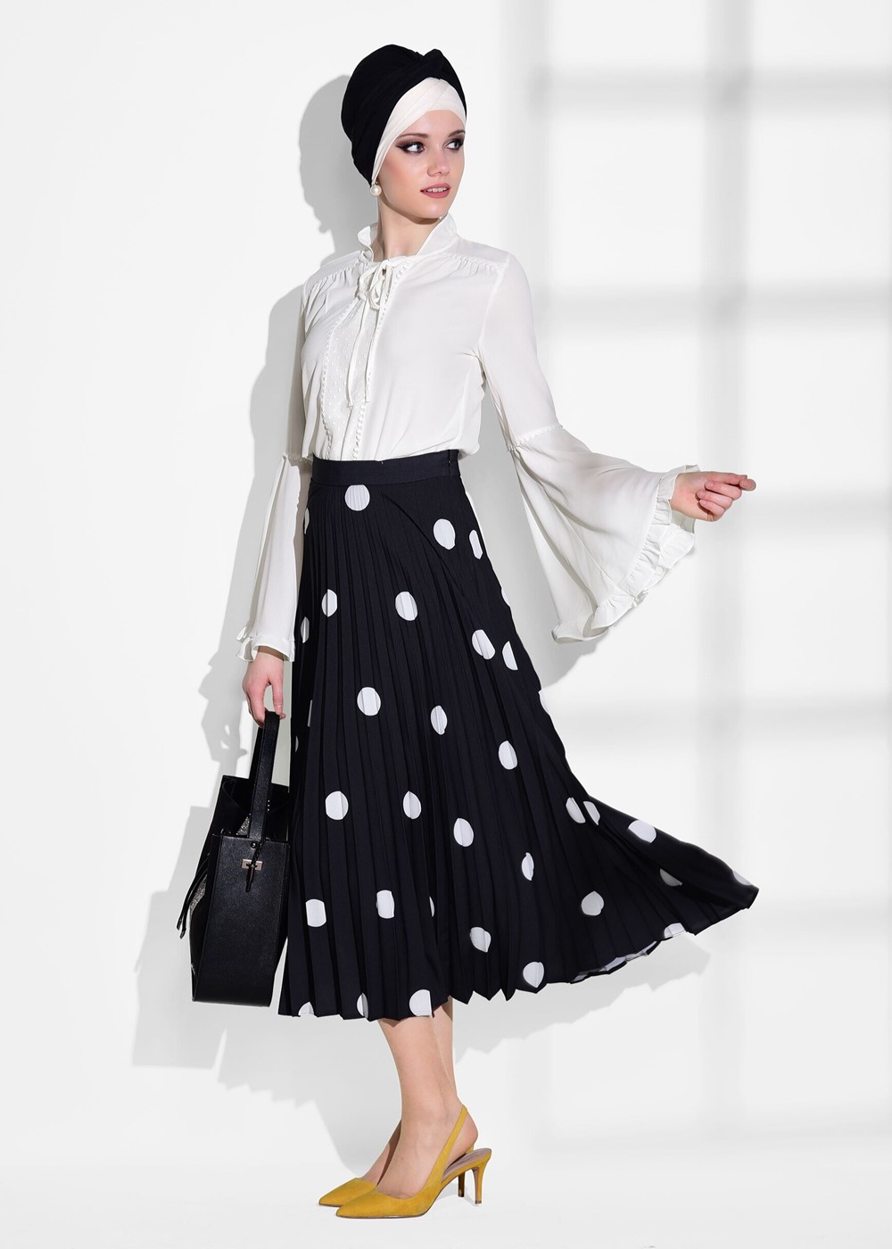 Tesettür giyim BEYAZ KOLLARI VOLANLI BLUZ 7142