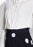 Tesettür giyim BEYAZ KOLLARI VOLANLI BLUZ 7142