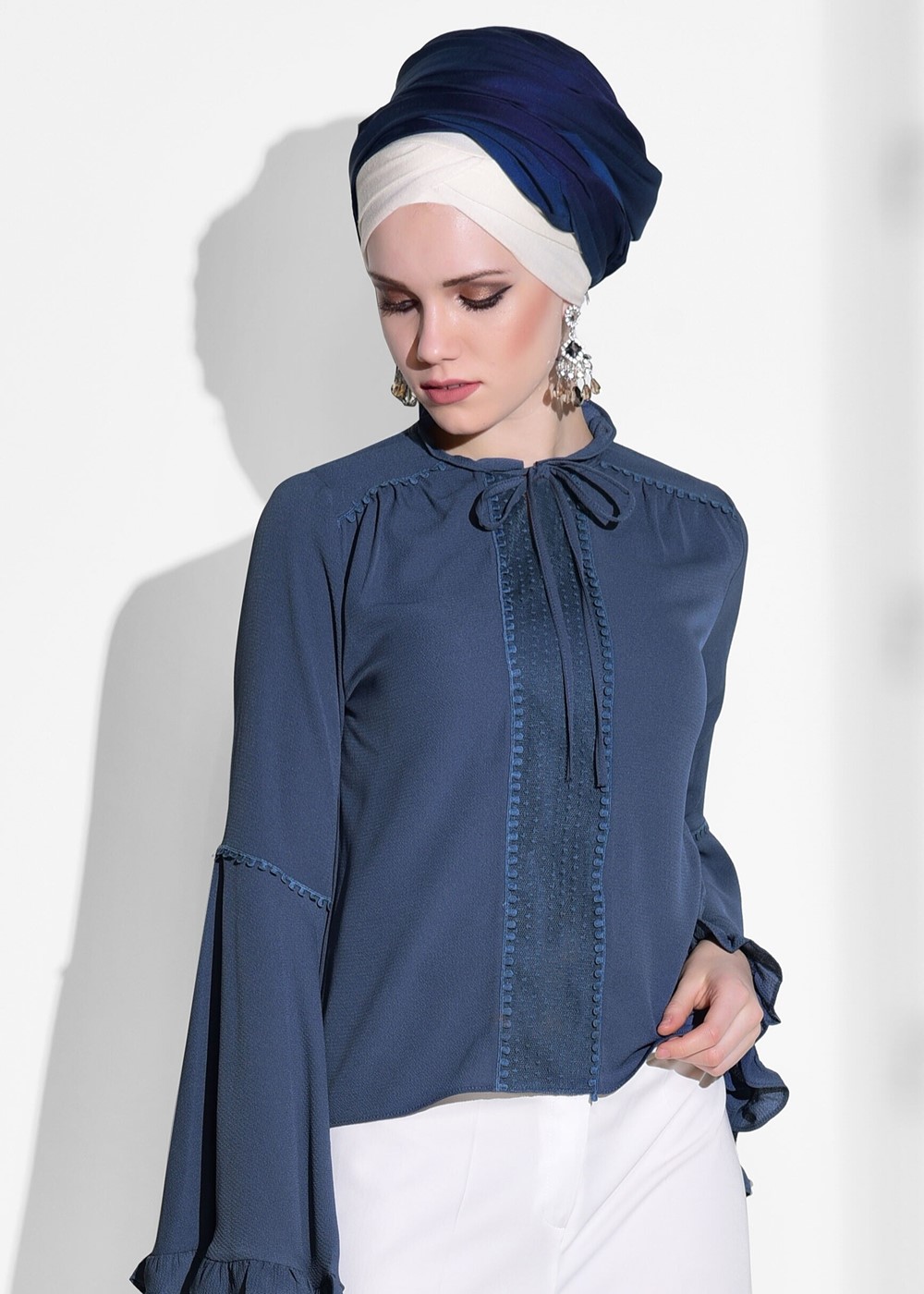 Tesettür giyim LACİVERT KOLLARI VOLANLI BLUZ 7142