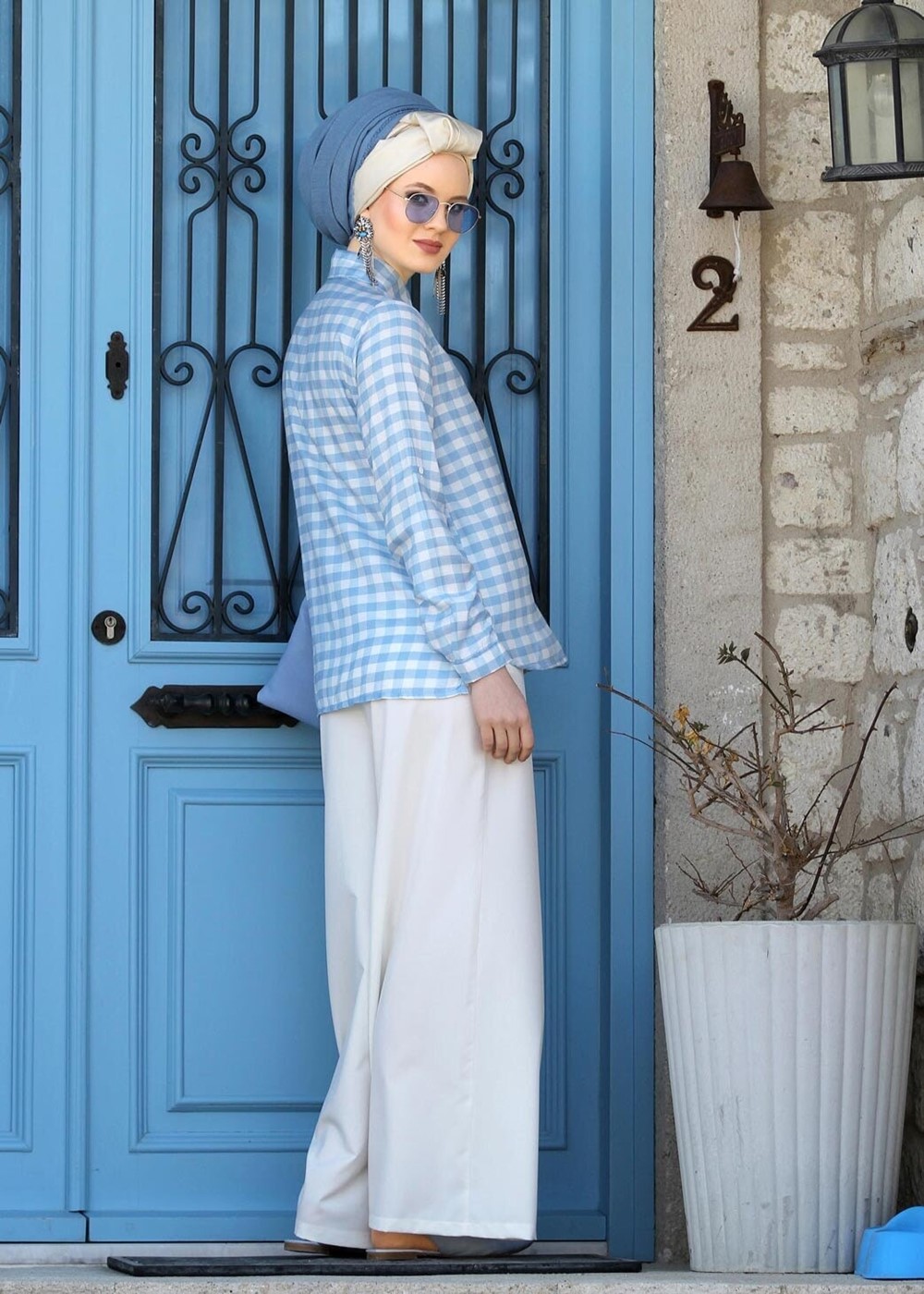 Tesettür giyim MAVİ PÖTİKARE DESENLİ NAKIŞ İŞLEMELİ BLUZ 7624