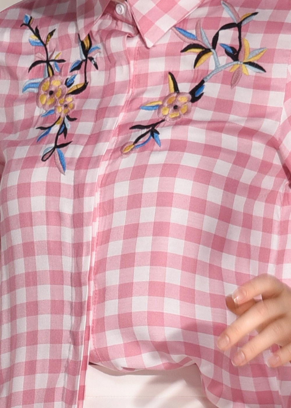 Tesettür giyim PUDRA PÖTİKARE DESENLİ NAKIŞ İŞLEMELİ BLUZ 7624