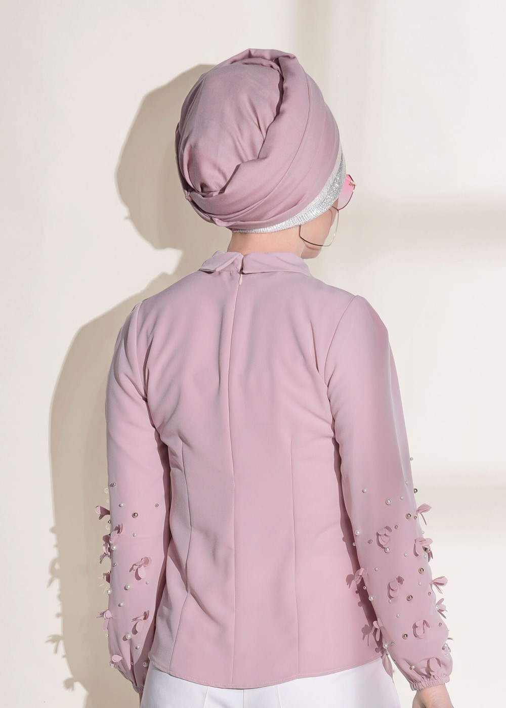 Tesettür giyim PUDRA T 7907 Armalin- Boncuk İşlemeli Erkek Yaka Bluz