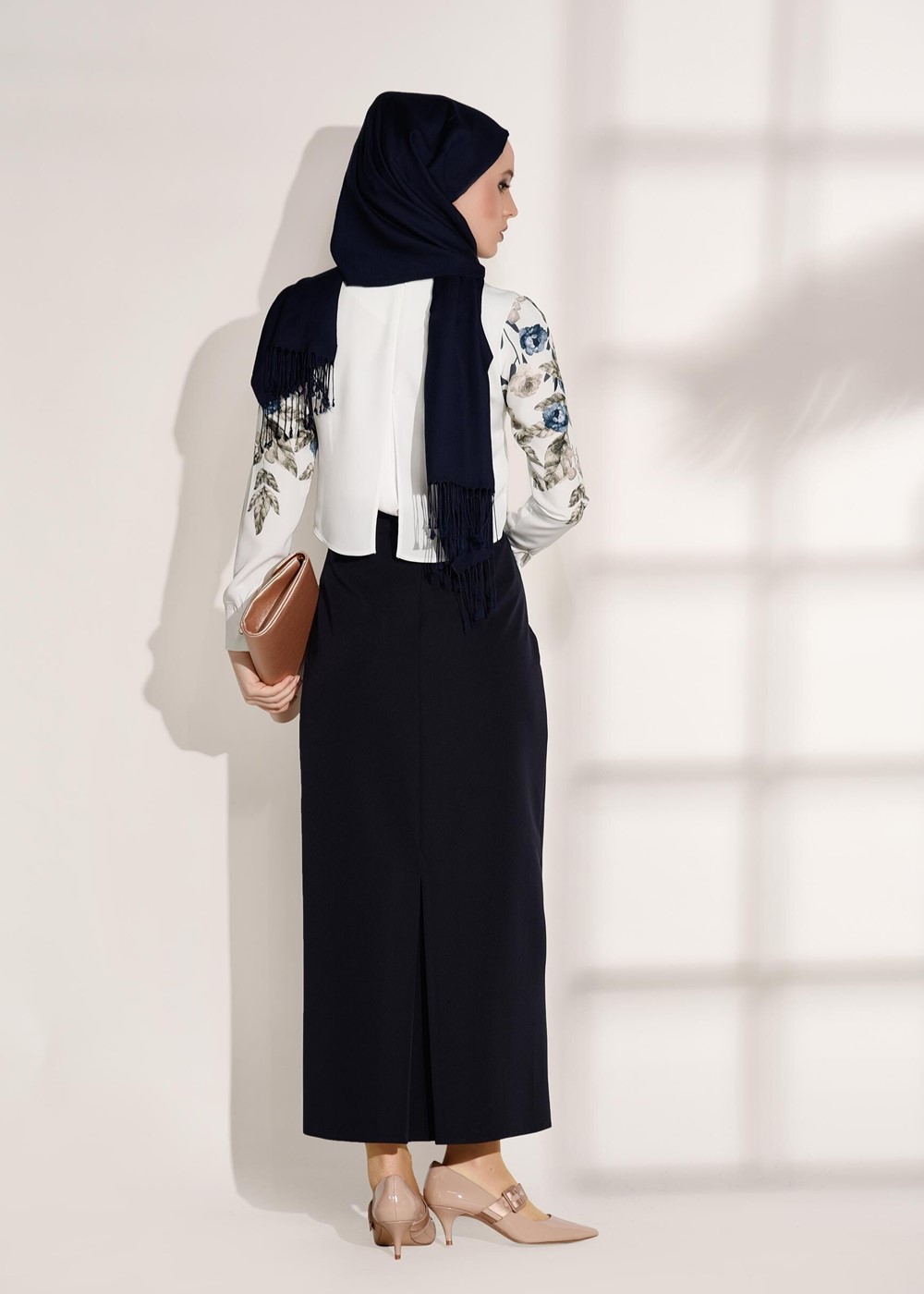 Tesettür giyim LACİVERT T 8094 Armalin-Çiçek Desenli Bluz