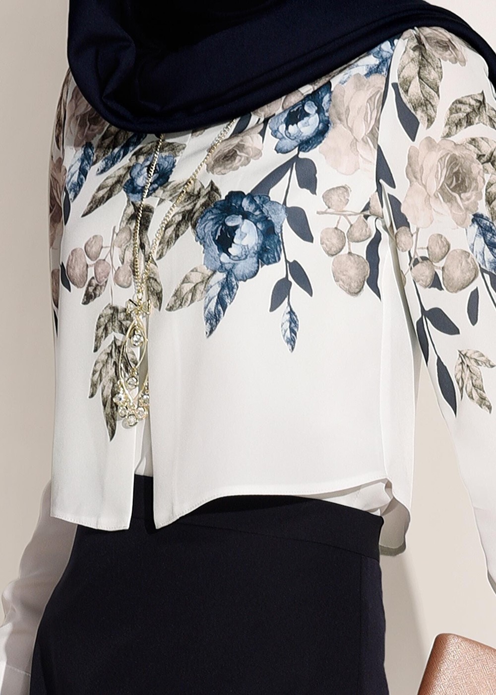 Tesettür giyim LACİVERT T 8094 Armalin-Çiçek Desenli Bluz