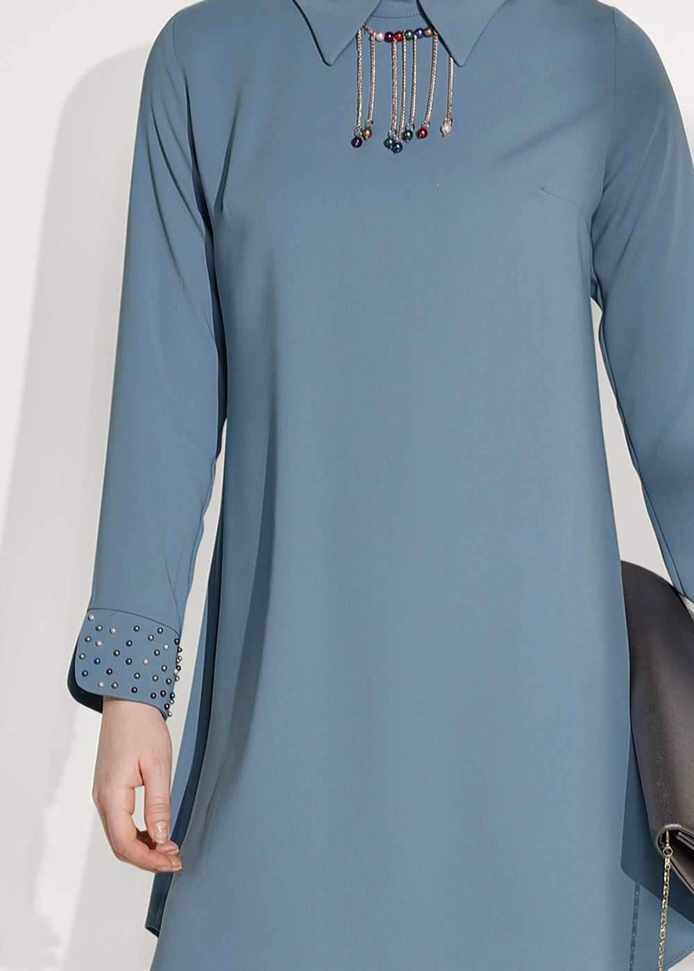 Tesettür giyim MAVİ MANŞETLERİ BONCUK DETAYLI TUNİK 8707 