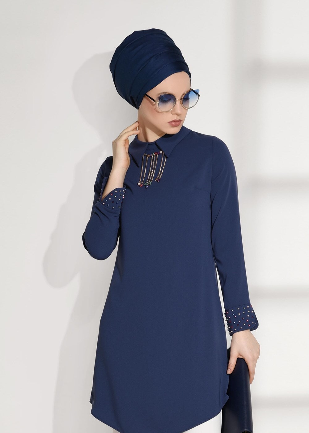 Tesettür giyim LACİVERT MANŞETLERİ BONCUK DETAYLI TUNİK 8707 