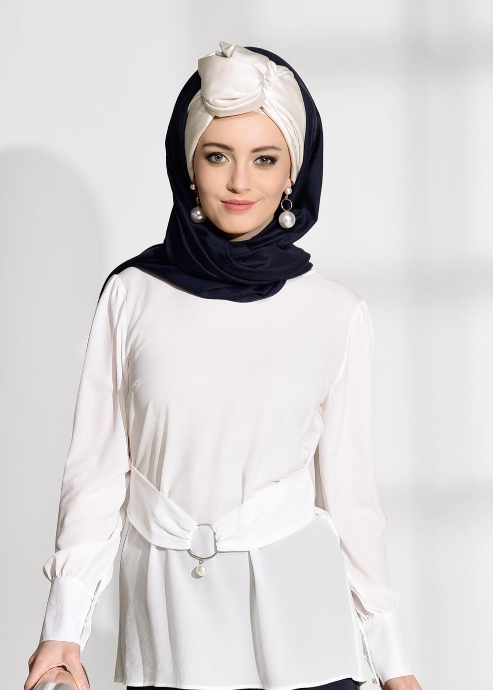 Vêtements hijab CRÈME CHEMISIER À DÉTAILS CEINTURE 9001