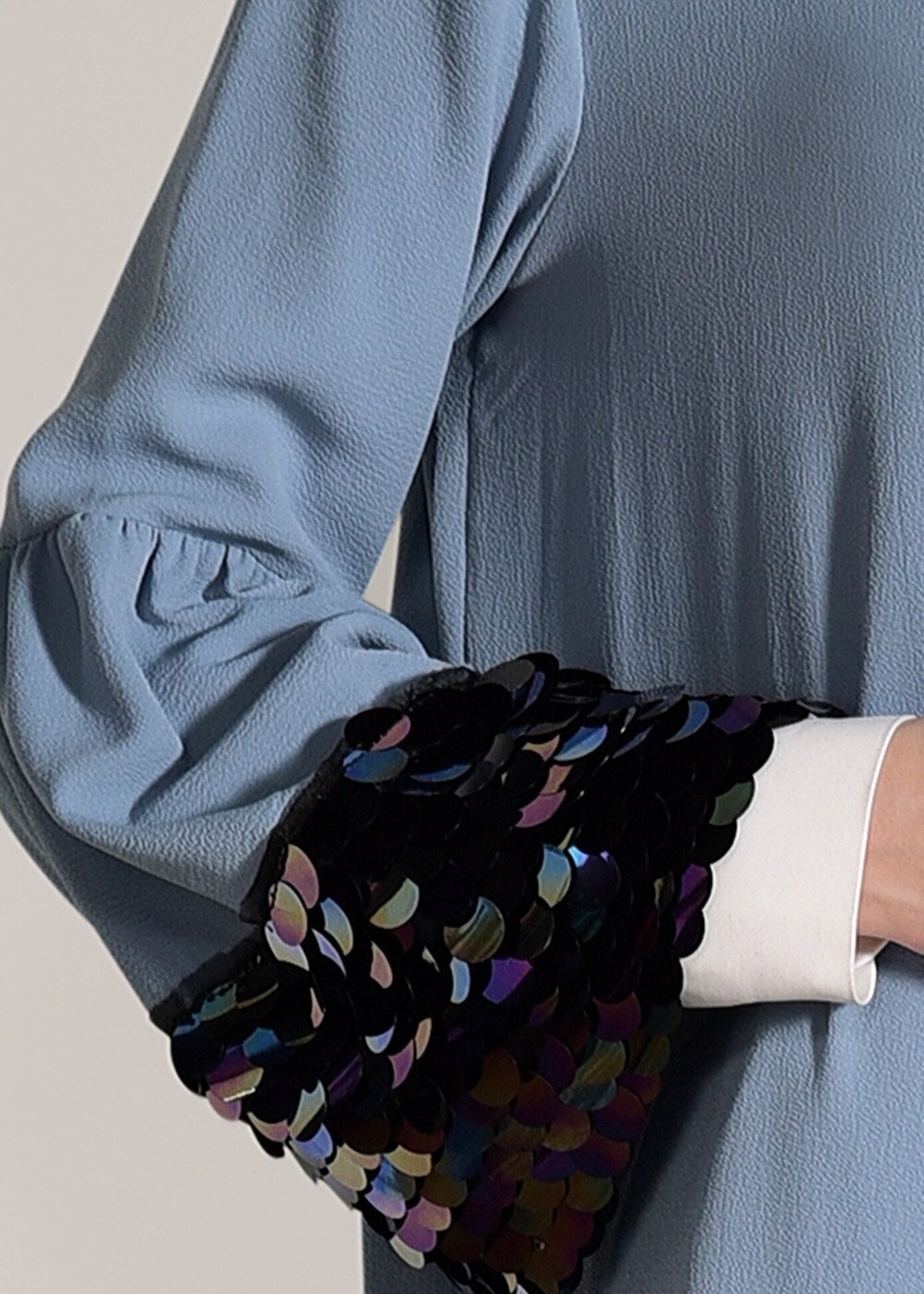 Tesettür giyim MAVİ KOLLARI BÜZGÜ DETAYLI PUL PAYETLİ CEKET 9658 