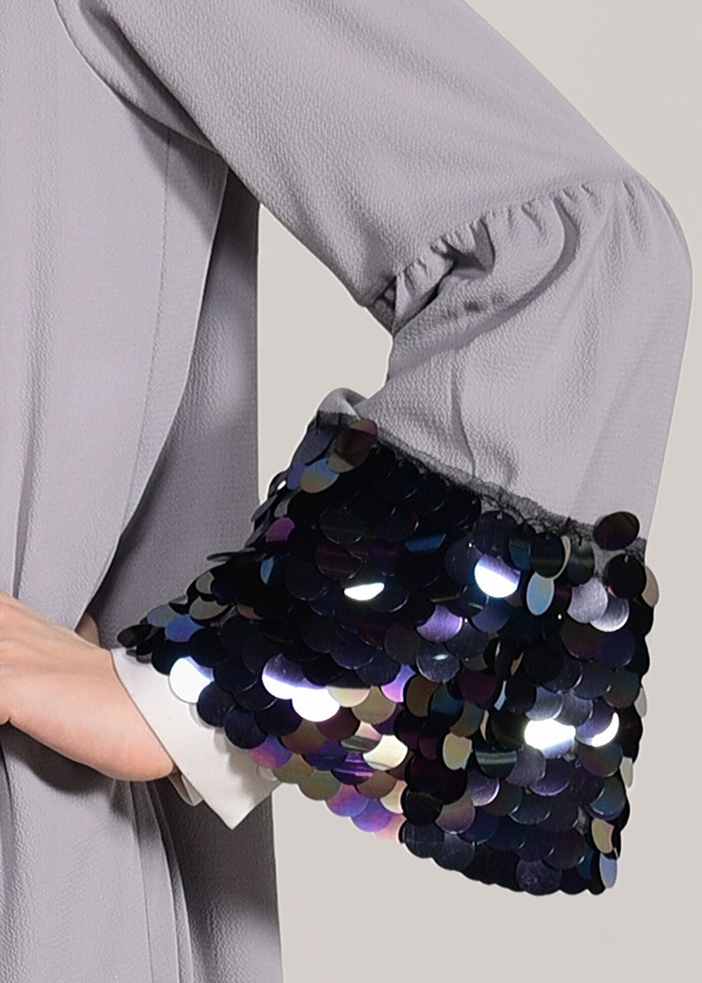 Tesettür giyim GRİ KOLLARI BÜZGÜ DETAYLI PUL PAYETLİ CEKET 9658 