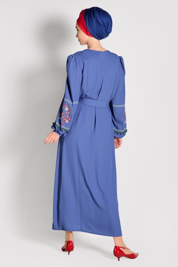 Tesettür giyim  KOLLARI ÇİÇEK DESENLİ ELBİSE 86071  - TRENDTESETTÜR