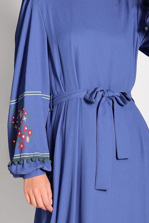 Tesettür giyim  KOLLARI ÇİÇEK DESENLİ ELBİSE 86071  - TRENDTESETTÜR