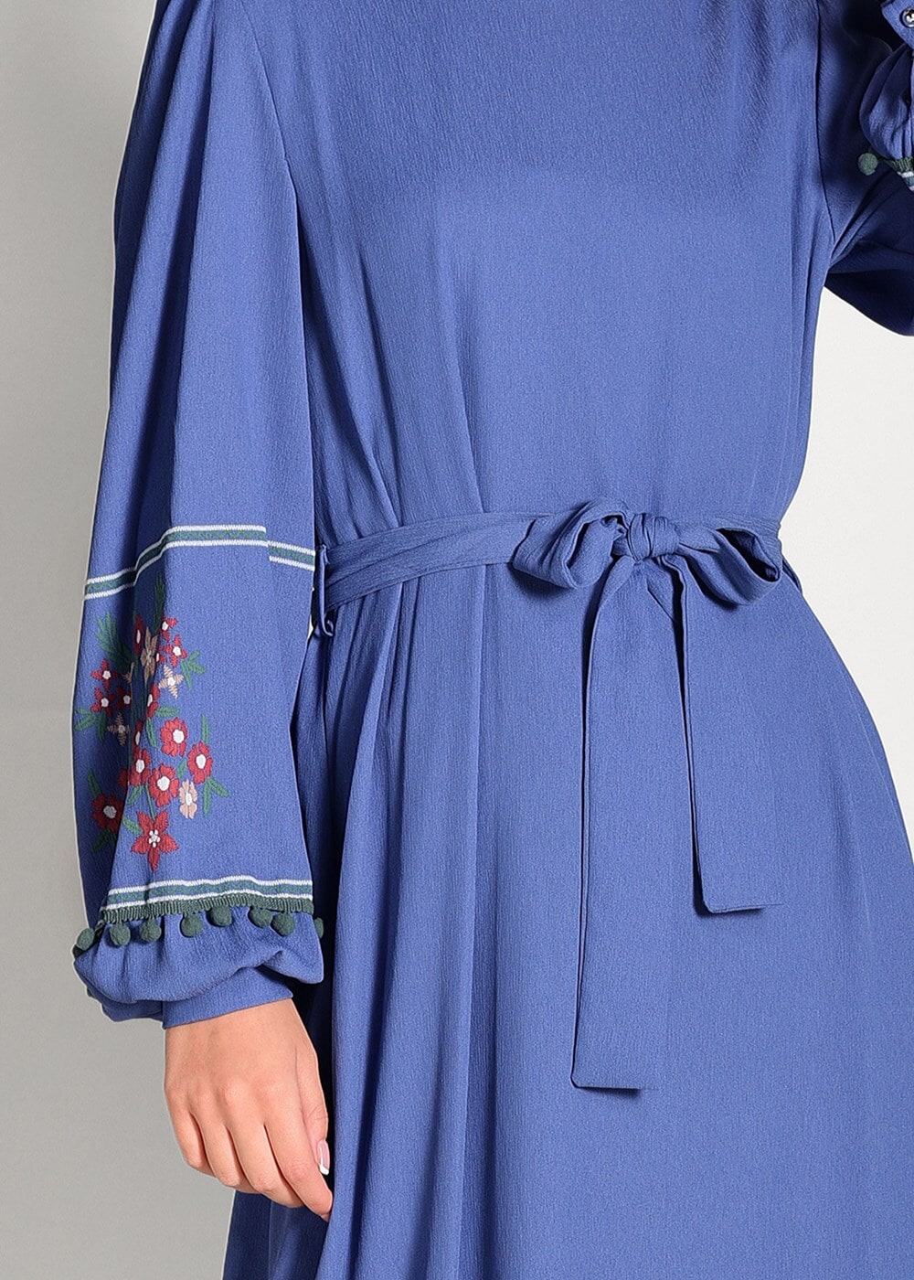 Tesettür giyim LACİVERT KOLLARI ÇİÇEK DESENLİ ELBİSE 86071 