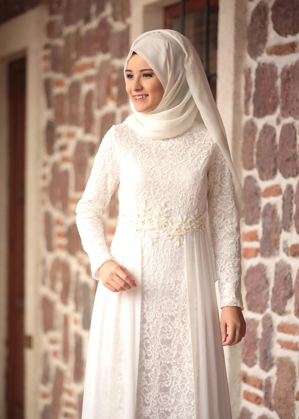 Tesettür giyim KREM HAKİM YAKA GÜPÜRLÜ ABİYE ELBİSE