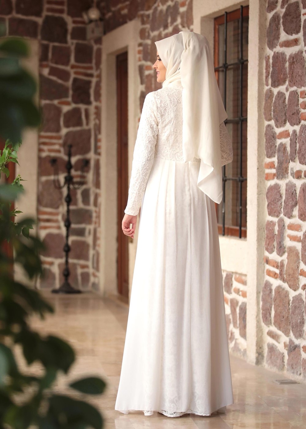 Tesettür giyim KREM HAKİM YAKA GÜPÜRLÜ ABİYE ELBİSE