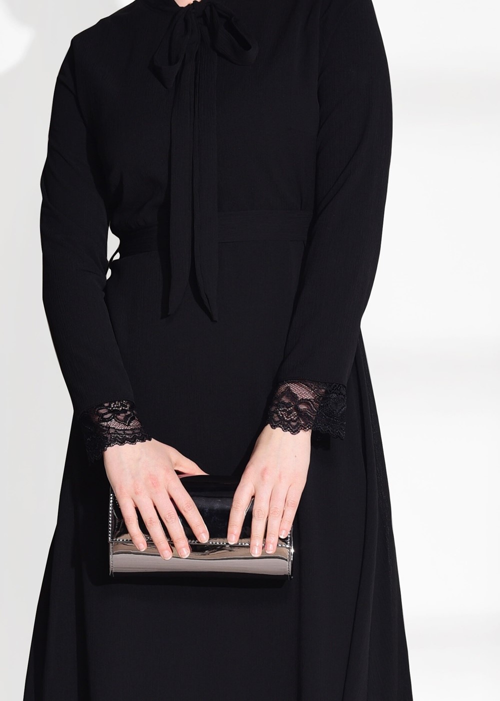 Tesettür giyim SİYAH DANTEL DETAYLI ELBİSE 2185 