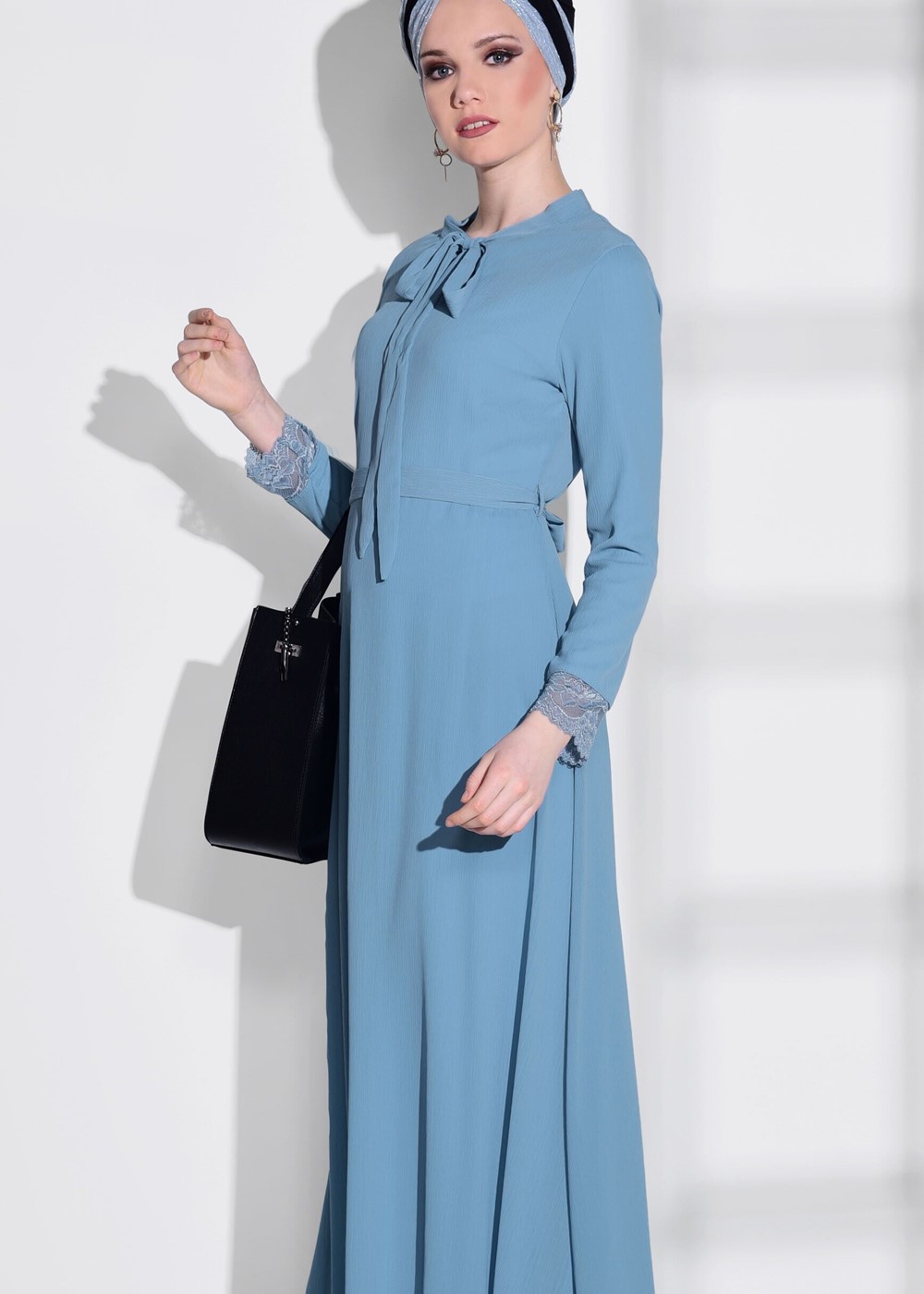 Tesettür giyim MAVİ DANTEL DETAYLI ELBİSE 2185 
