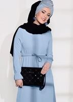 Tesettür giyim MAVİ SİMLİ KUMAŞ ELBİSE 3475