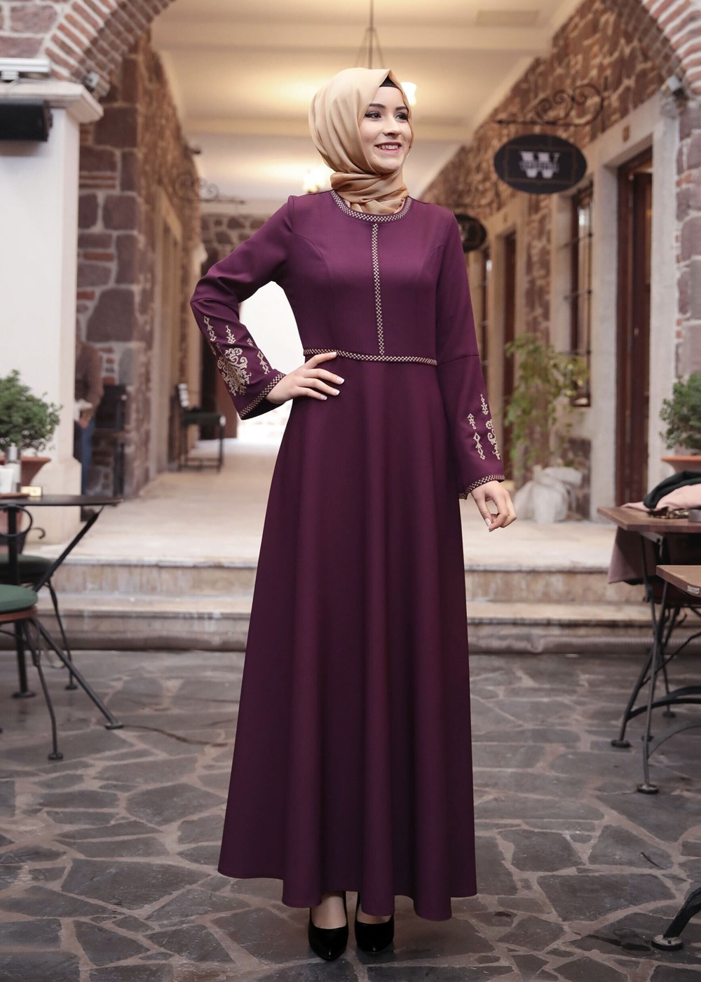 Tesettür giyim FUŞYA NAKIŞ İŞLEMELİ OTANTİK ELBİSE 4510