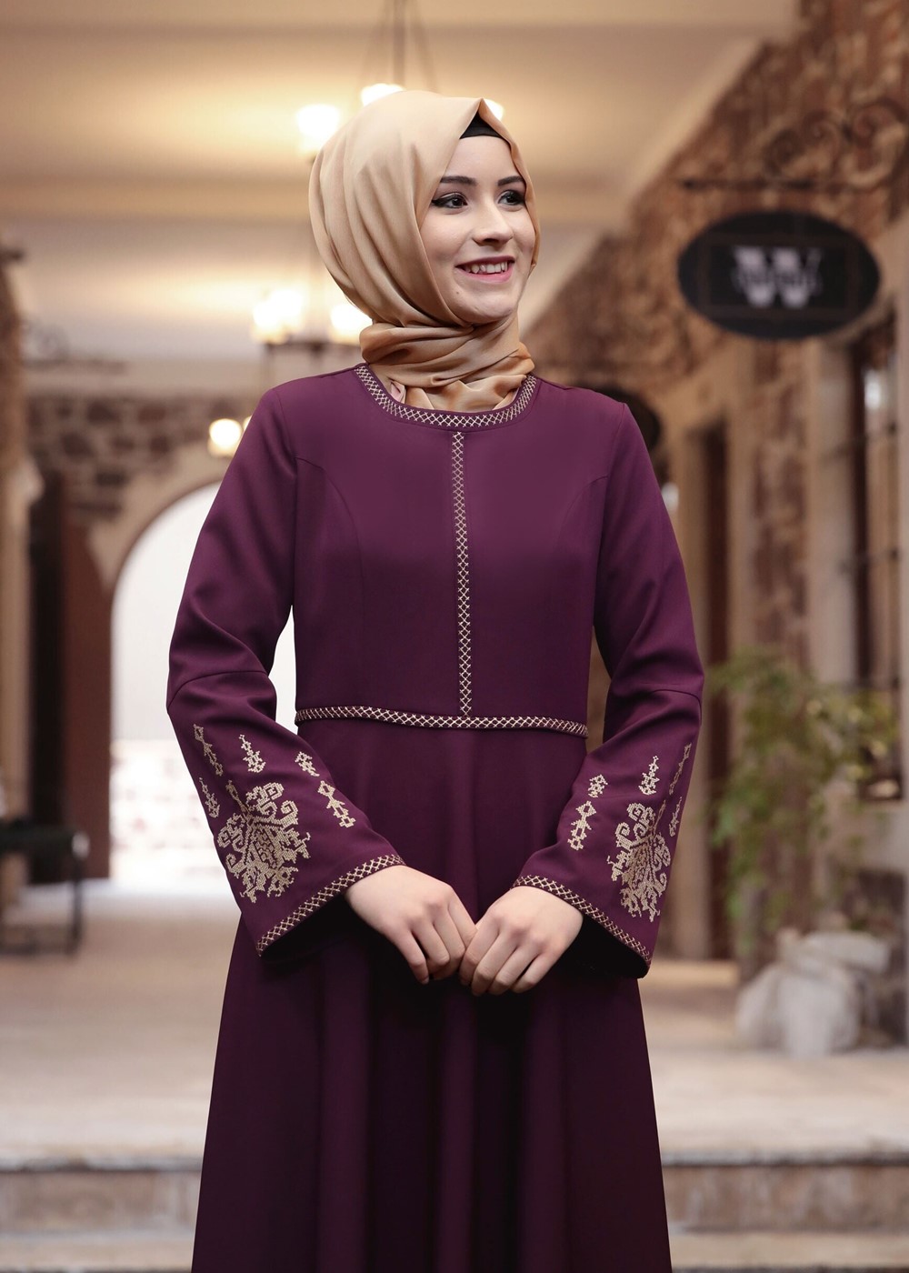 Tesettür giyim FUŞYA NAKIŞ İŞLEMELİ OTANTİK ELBİSE 4510