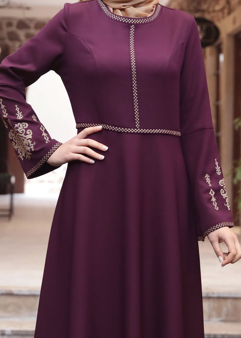 Tesettür giyim FUŞYA NAKIŞ İŞLEMELİ OTANTİK ELBİSE 4510