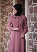 Tesettür giyim PEMBE BALON KOL DÜĞME DETAYLI ELBİSE 5613