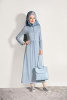 Tesettür giyim MAVİ SİMLİ KUMAŞ DÜĞME DETAYLI ELBİSE 7475 