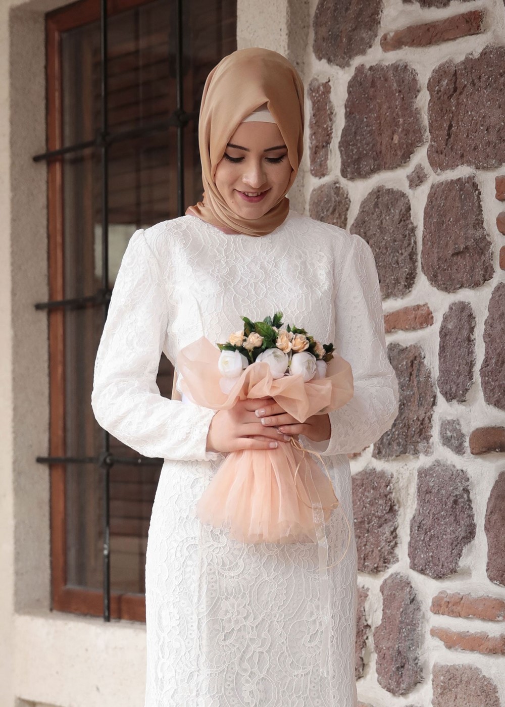 Tesettür giyim KREM DANTELLİ BELİ KUŞAKLI ABİYE ELBİSE 9713