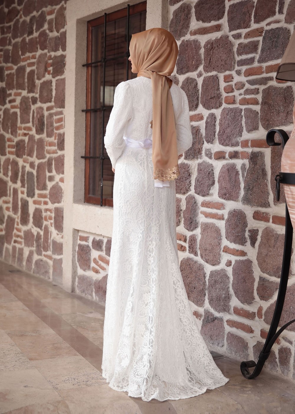 Tesettür giyim KREM DANTELLİ BELİ KUŞAKLI ABİYE ELBİSE 9713