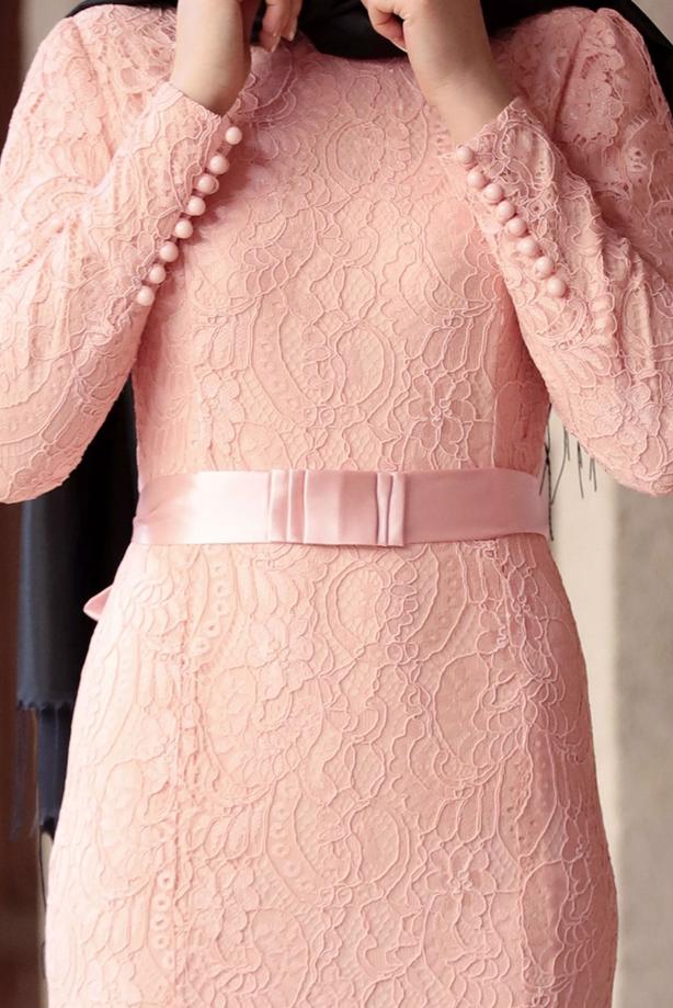 Tesettür giyim  DANTELLİ BELİ KUŞAKLI ABİYE ELBİSE 9713 - TRENDTESETTÜR