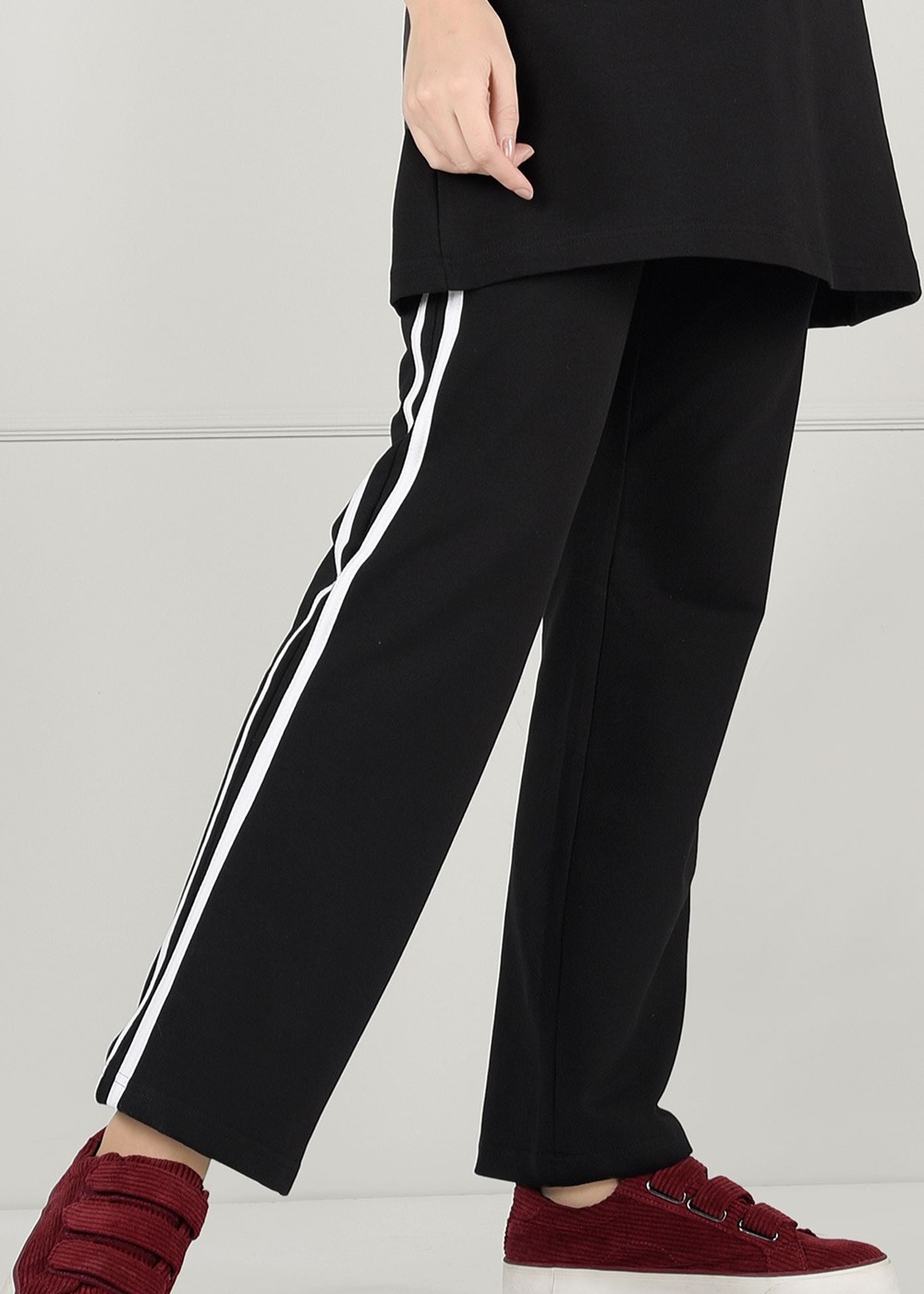 Vêtements hijab NOIR  Pantalon de Survêtement T 1500 